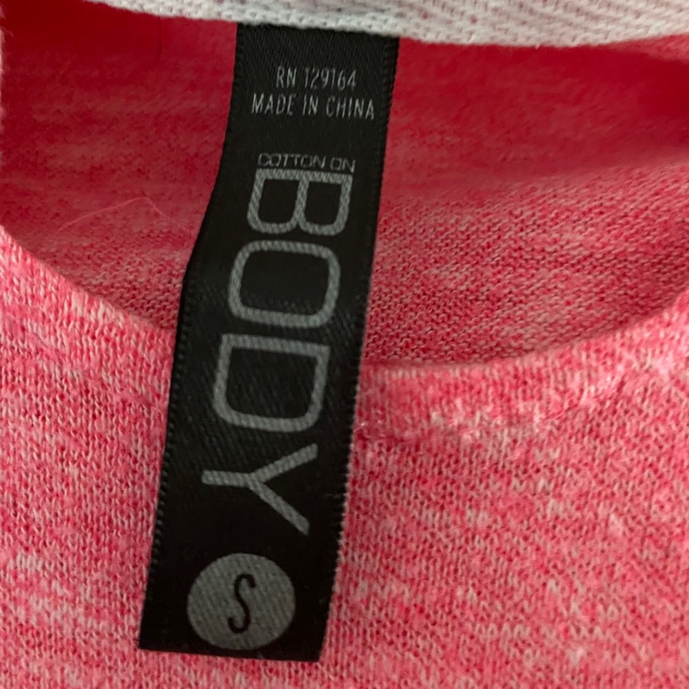Pink sweater - Picture 3 of 3